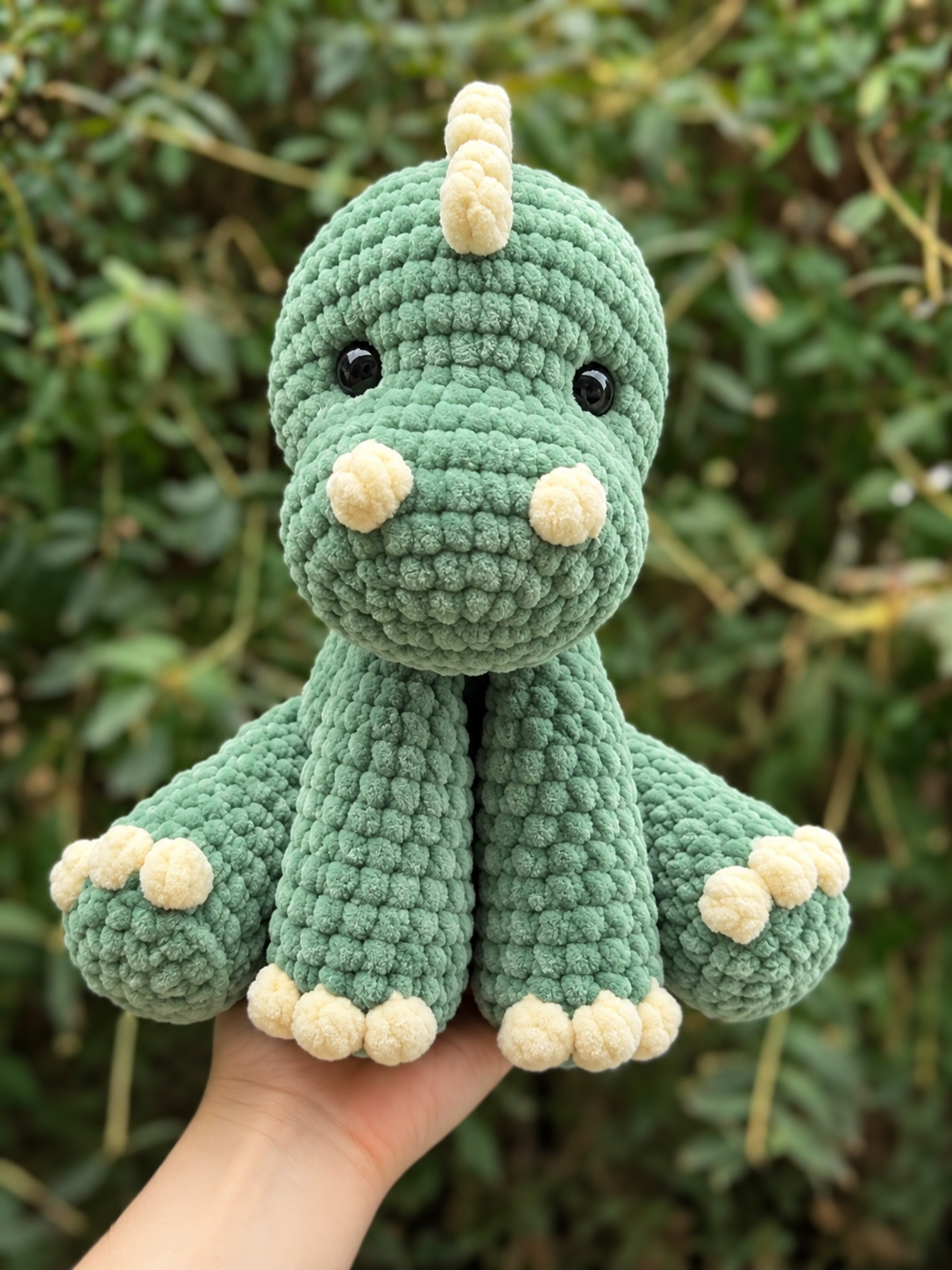 Sitting Dinosaur | Cute Amigurumi Crochet Pattern