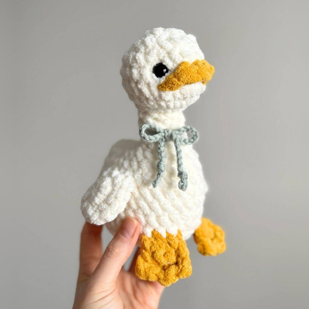 Cute Goose | Plush Amigurumi Crochet Pattern + Accessories